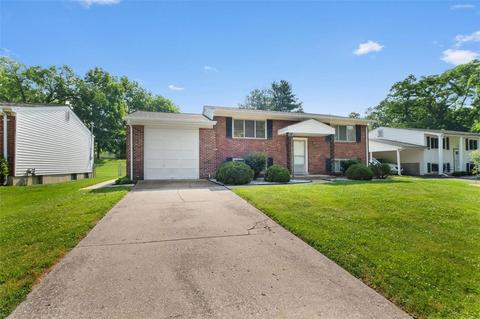 3062 Donnycave Ln, Maryland Heights, MO 63043