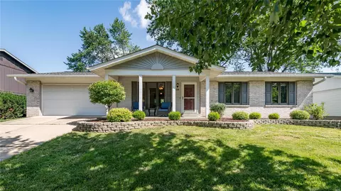 11849 Wexford Place Dr, Maryland Heights, MO 63043