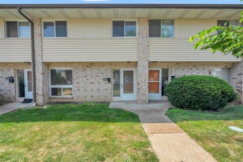 10066 Sakura Dr, Saint Louis, MO 63128