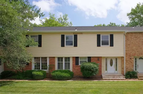 13338 La Barge Dr, Saint Louis, MO 63141