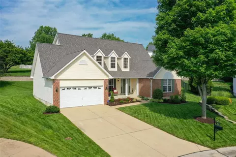 5523 Keller Ridge Ln, Saint Louis, MO 63128