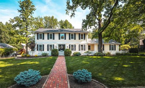 1447 Frances Rd, Kirkwood, MO 63122