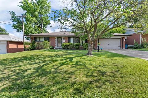 6008 Pebble Hill Dr, Saint Louis, MO 63123