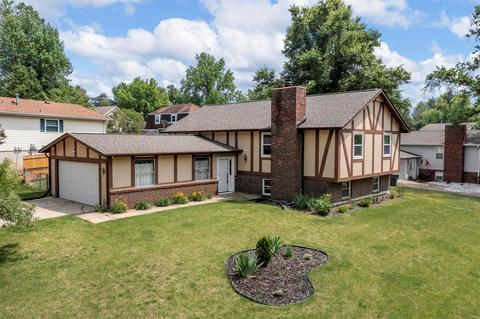 61 Pilot Hill Dr, Saint Peters, MO 63376