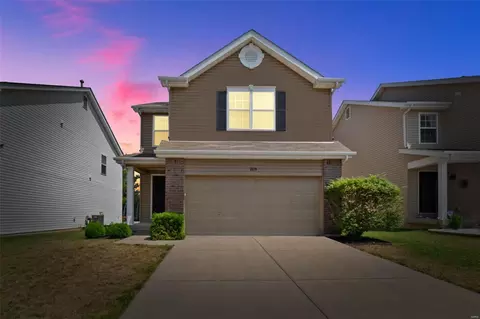 205 Springbeach Dr, O'fallon, MO 63368 photo 2