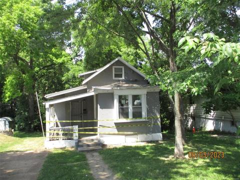 8111 Ellerton Ave, Saint Louis, MO 63114