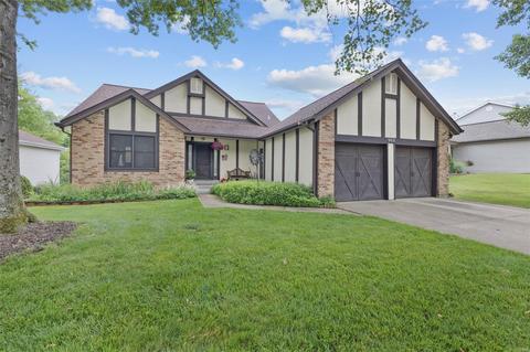 968 Oakwood Farms Ln, Ballwin, MO 63021