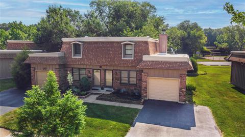 2396 Charlemagne Dr, Maryland Heights, MO 63043