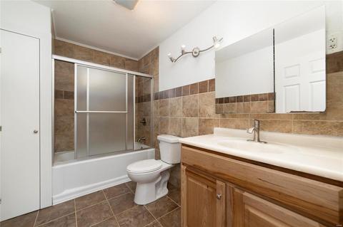 240 Orchard Ave, Ballwin, MO 63021 photo 13