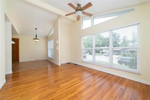 240 Orchard Ave, Ballwin, MO 63021 photo 5
