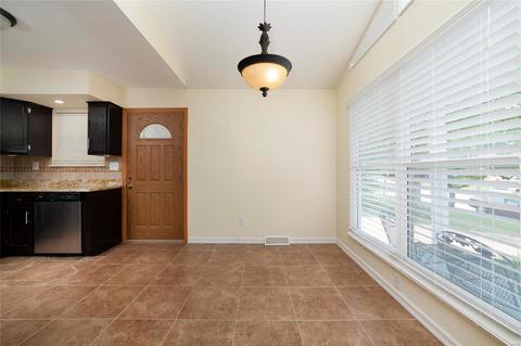 240 Orchard Ave, Ballwin, MO 63021 photo 8