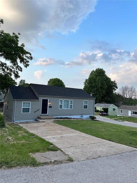 701 Abston Ave, Saint Louis, MO 63135