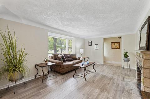 8061 Packard Ave, Saint Louis, MO 63134 photo 2