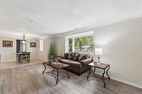 8061 Packard Ave, Saint Louis, MO 63134 photo 3