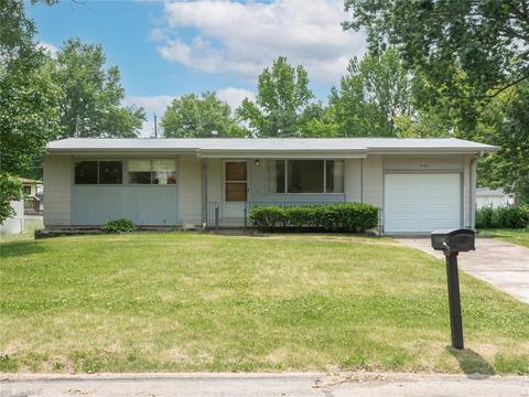 1552 Babcock Dr, Saint Louis, MO 63136