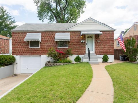 3631 Park Lawn Dr, Saint Louis, MO 63125