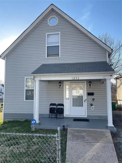 1293 Purcell Ave, Saint Louis, MO 63133
