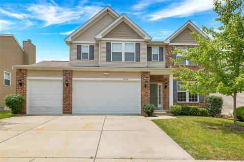 1558 Laurel Bluffs Dr, Hazelwood, MO 63042