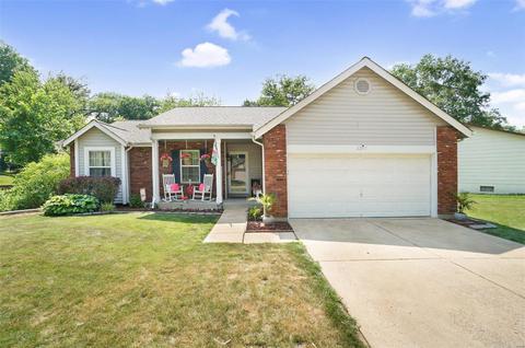 2257 Graystone Dr, Saint Charles, MO 63303