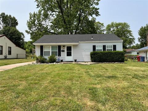 1195 Gahan Dr, Florissant, MO 63031
