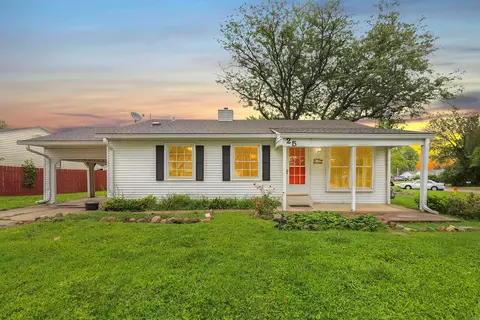 25 Hialeah Dr, Saint Peters, MO 63376