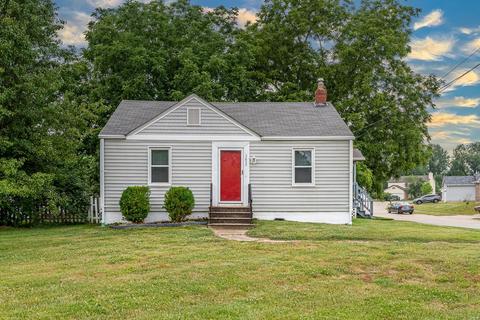 3033 Doddridge Ave, Maryland Heights, MO 63043