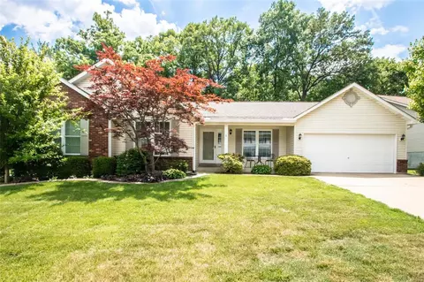 54 Spanish Trl, Saint Peters, MO 63376