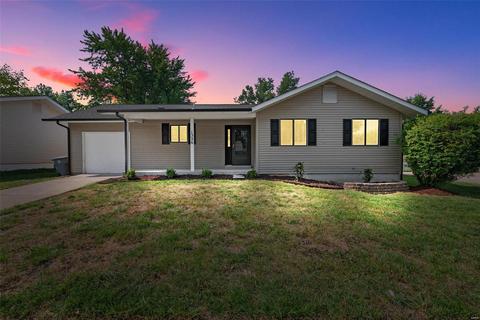 1326 Shallow Lake Dr, O'fallon, MO 63366