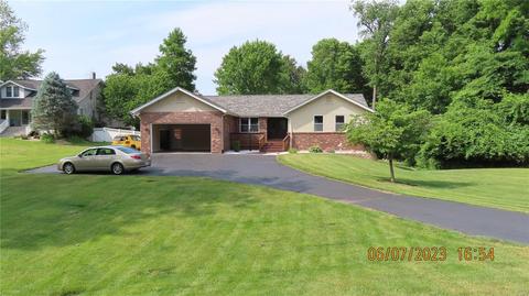 575 Midland Ave, Maryland Heights, MO 63043