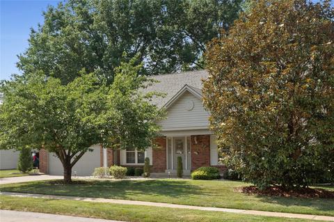 15543 Highcroft Dr, Chesterfield, MO 63017