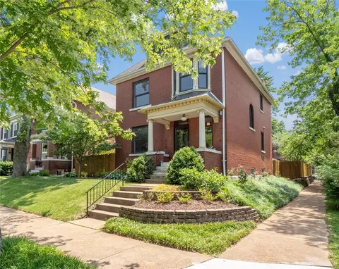 3734 Hartford St, Saint Louis, MO 63116
