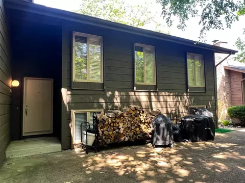 1556 Autumn Leaf Dr, Ballwin, MO 63021