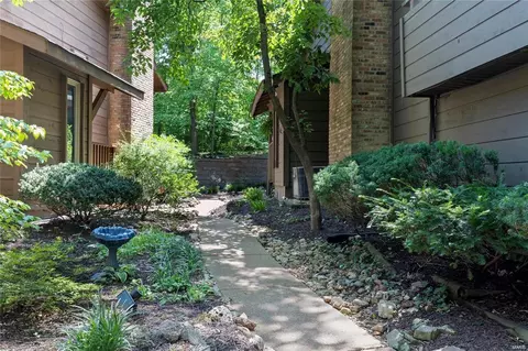 1556 Autumn Leaf Dr, Ballwin, MO 63021 photo 6