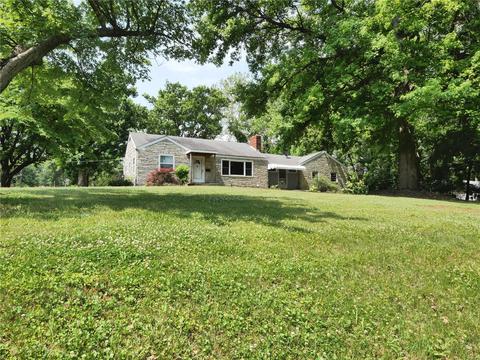 502 Utz Ln, Hazelwood, MO 63042