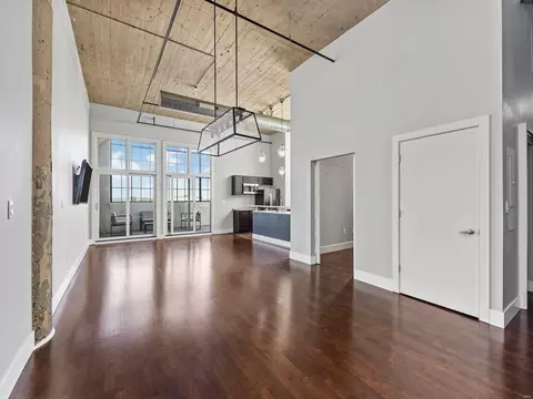 4100 Forest Park Ave #524, Saint Louis, MO 63108