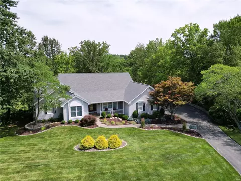 49 Forest Lake Ct, Saint Charles, MO 63301