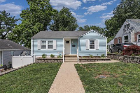 2909 Hilldale Ave, Brentwood, MO 63144