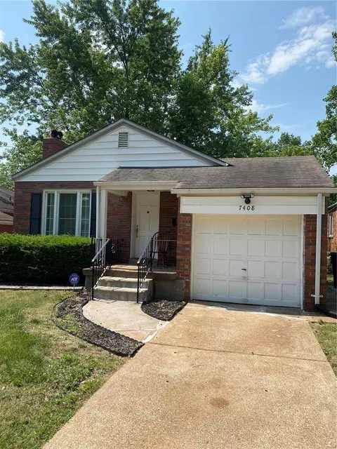 7408 Hillsdale Dr, Saint Louis, MO 63121