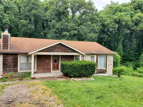 212 Red Bud Dr, Saint Charles, MO 63303