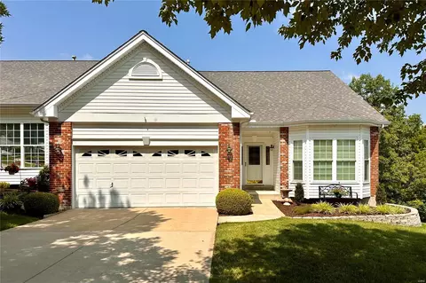1341 Pine Bluff Dr, Saint Charles, MO 63304
