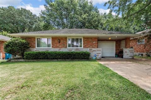 8304 Vasel Dr, Saint Louis, MO 63123