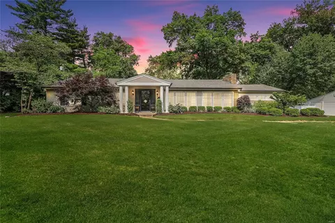 11 Cedar Crst, Saint Louis, MO 63132