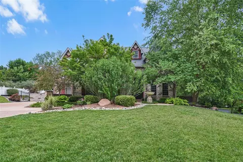 1048 S Mcknight, Richmond Heights, MO 63117