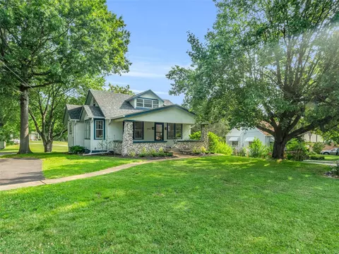 11637 Denny Rd, Saint Louis, MO 63126