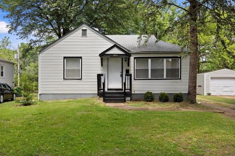 7853 Madison Dr, Saint Louis, MO 63133