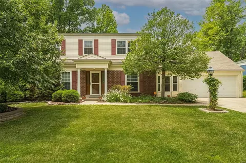 761 Ambois Dr, Creve Coeur, MO 63141