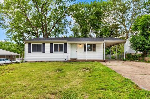 4809 Cherry Blossom Ln, Hazelwood, MO 63042