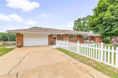 151 E Pottle Ave, Saint Louis, MO 63129