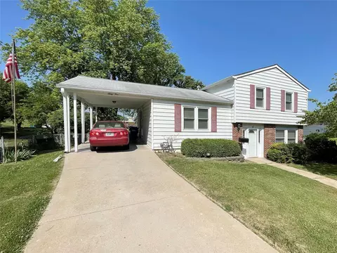 65 Brightmoor Dr, Florissant, MO 63033
