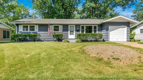 97 Wayside Dr, Saint Louis, MO 63135